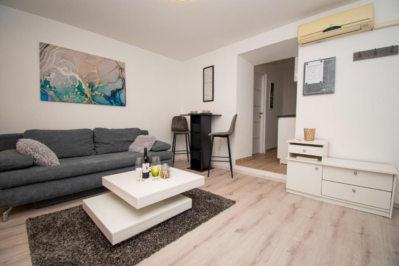 Oasis Apartment Pula Extérieur photo