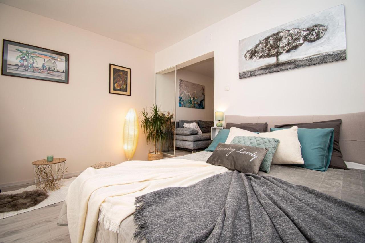 Oasis Apartment Pula Extérieur photo